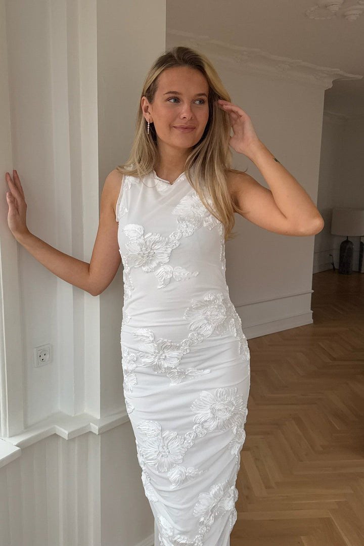 Mira Mesh Dress White Flower | Kjoler | Smuk - Dameklær på nett