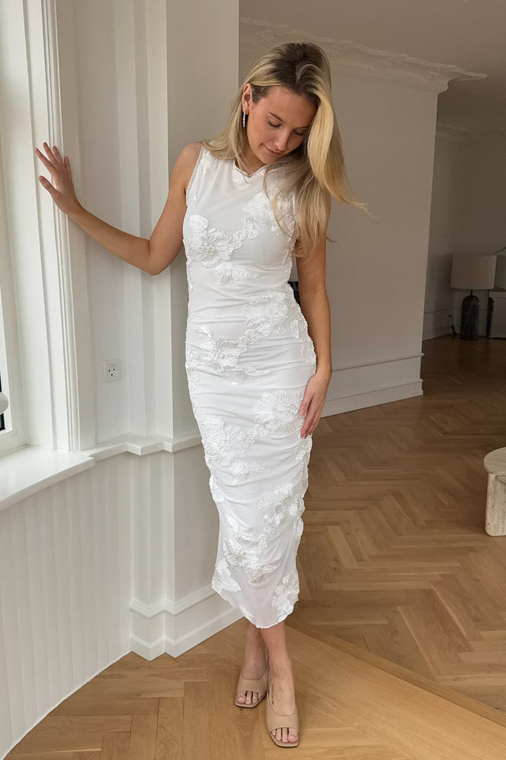 Mira Mesh Dress White Flower | Kjoler | Smuk - Dameklær på nett