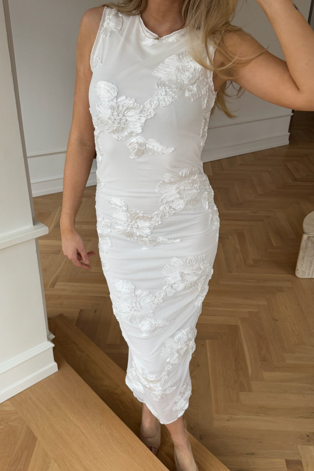Mira Mesh Dress White Flower | Kjoler | Smuk - Dameklær på nett