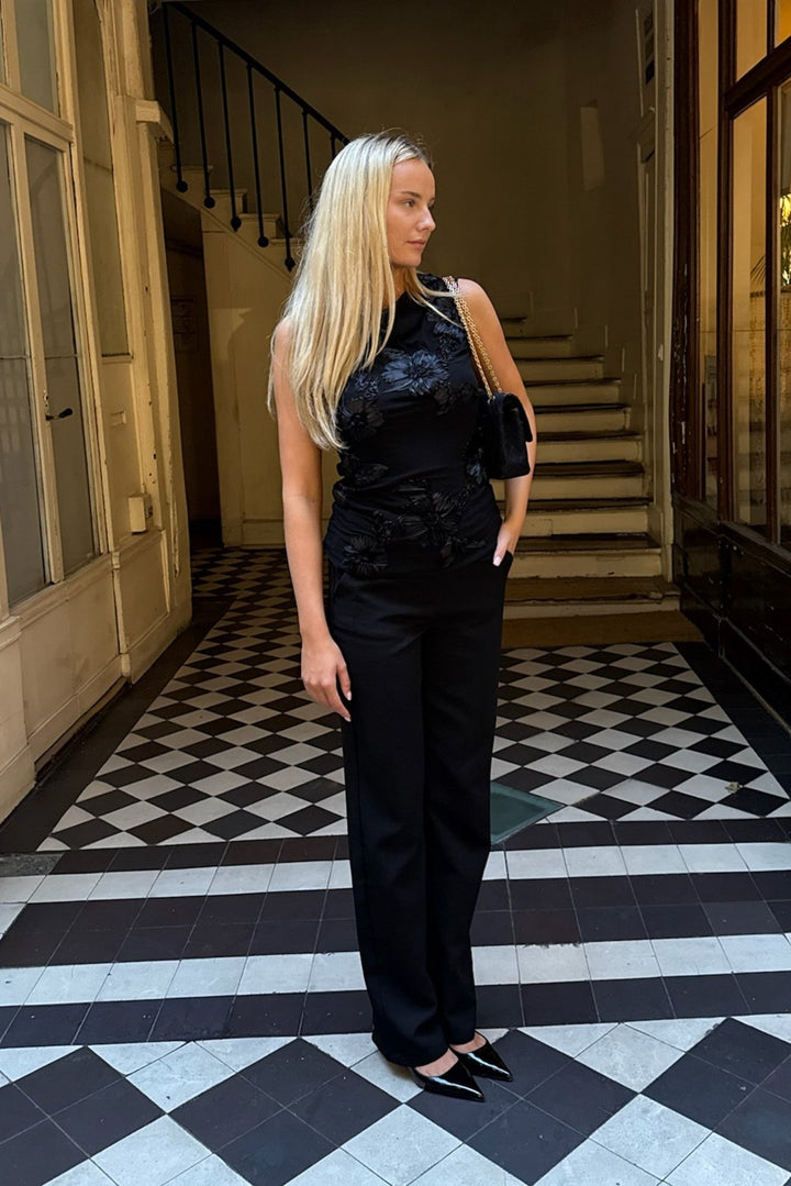 Mira Mesh Top Black Flower | Topper | Smuk - Dameklær på nett