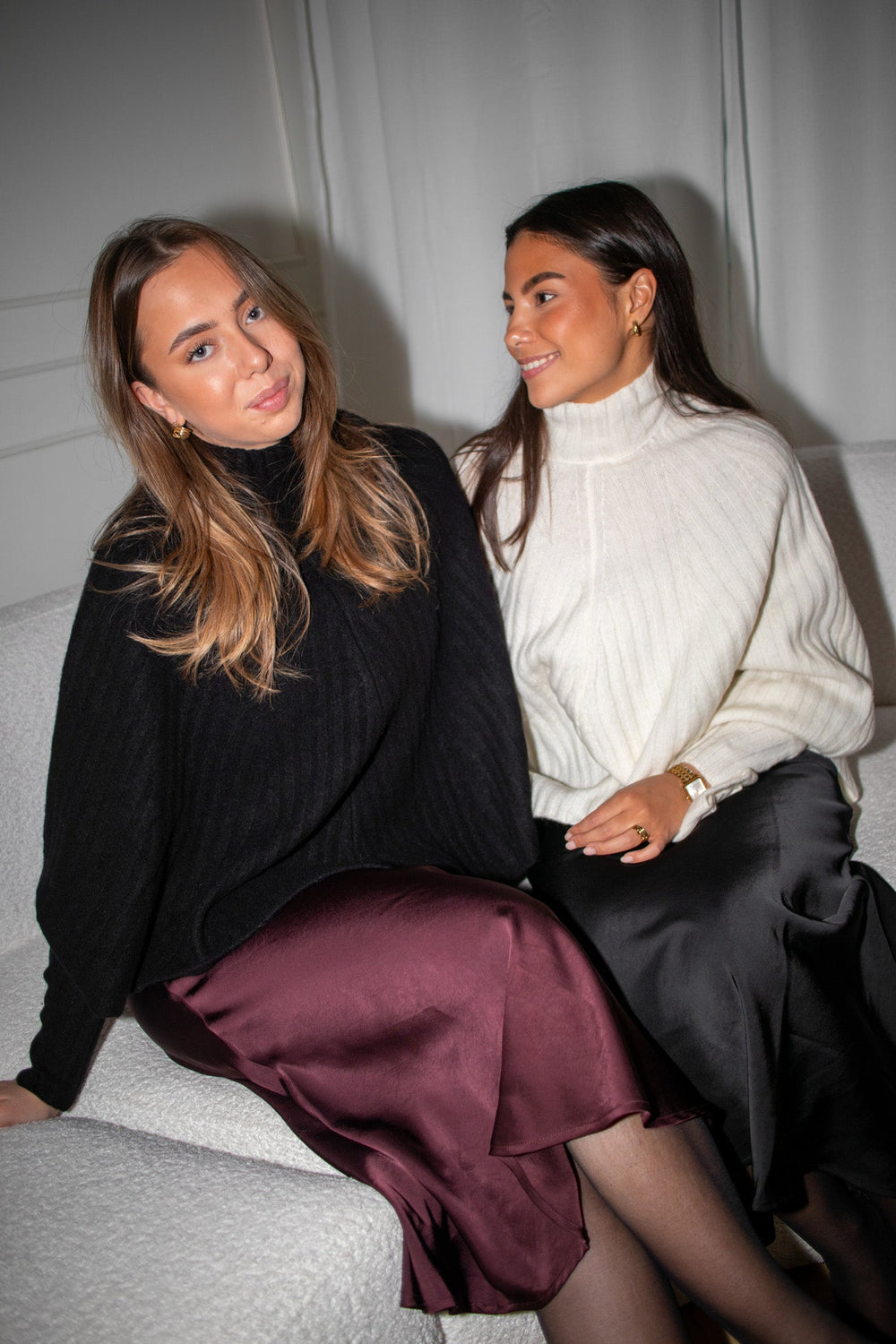 Nabaaiw Cape Black | Poncho | Smuk