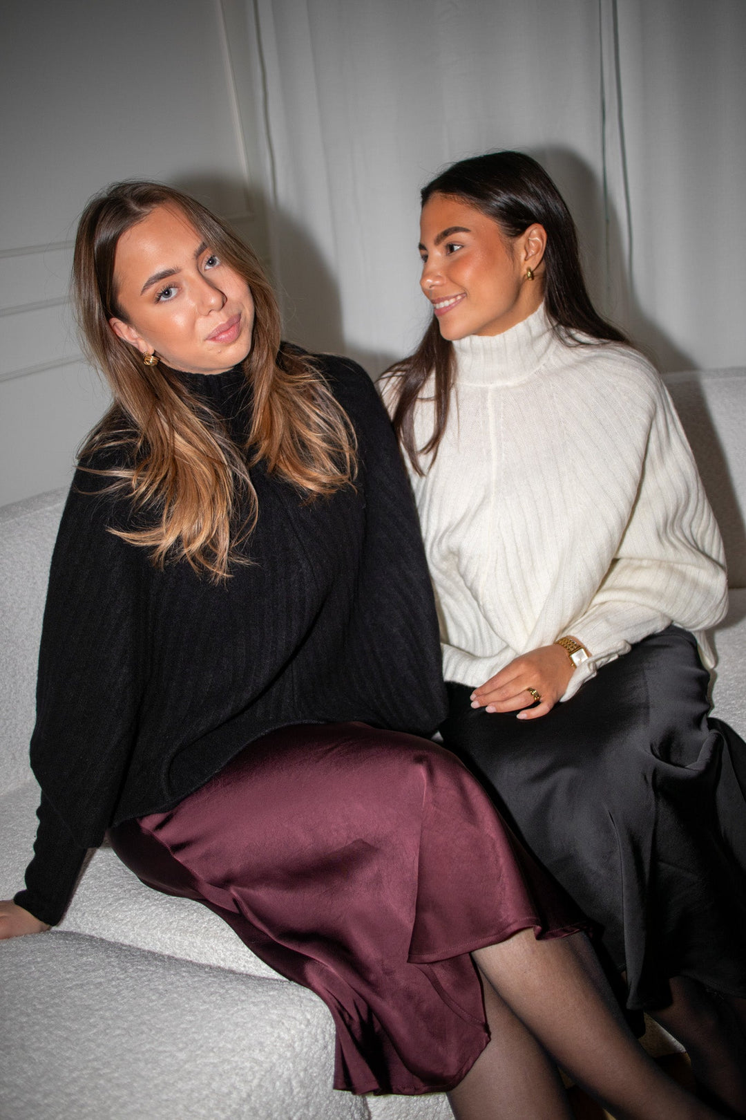 Nabaaiw Cape Black | Poncho | Smuk