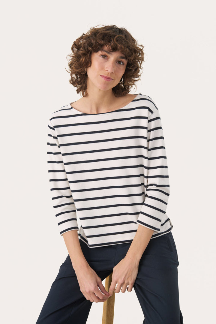 Nela T-Shirt Dark Navy Stripe | Genser | Smuk