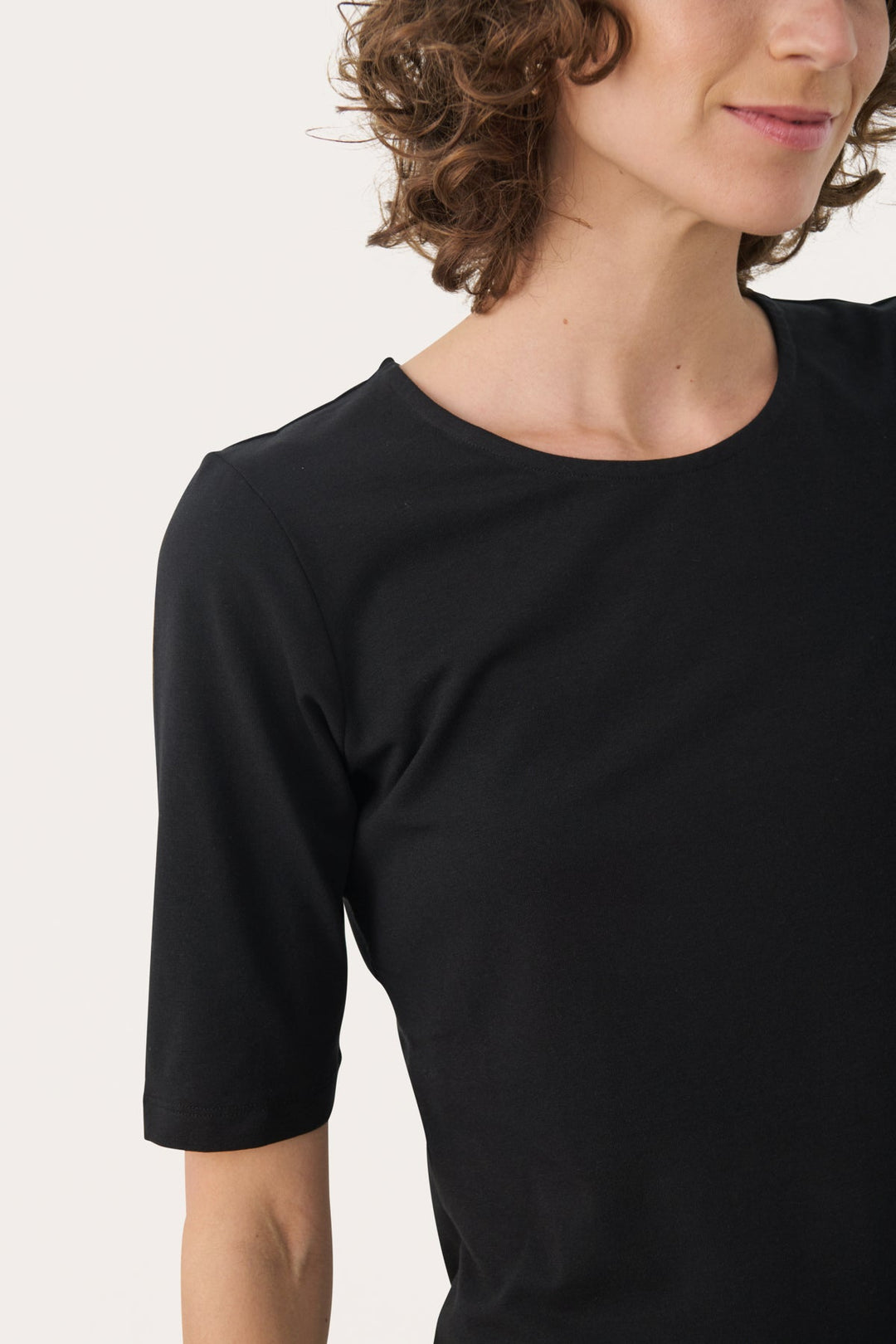 Nemi T-Shirt Black | Topper | Smuk - Dameklær på nett