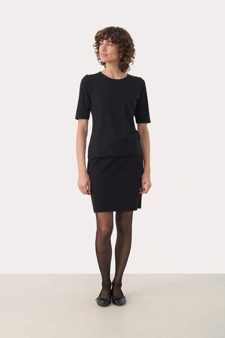 Nemi T-Shirt Black | Topper | Smuk - Dameklær på nett