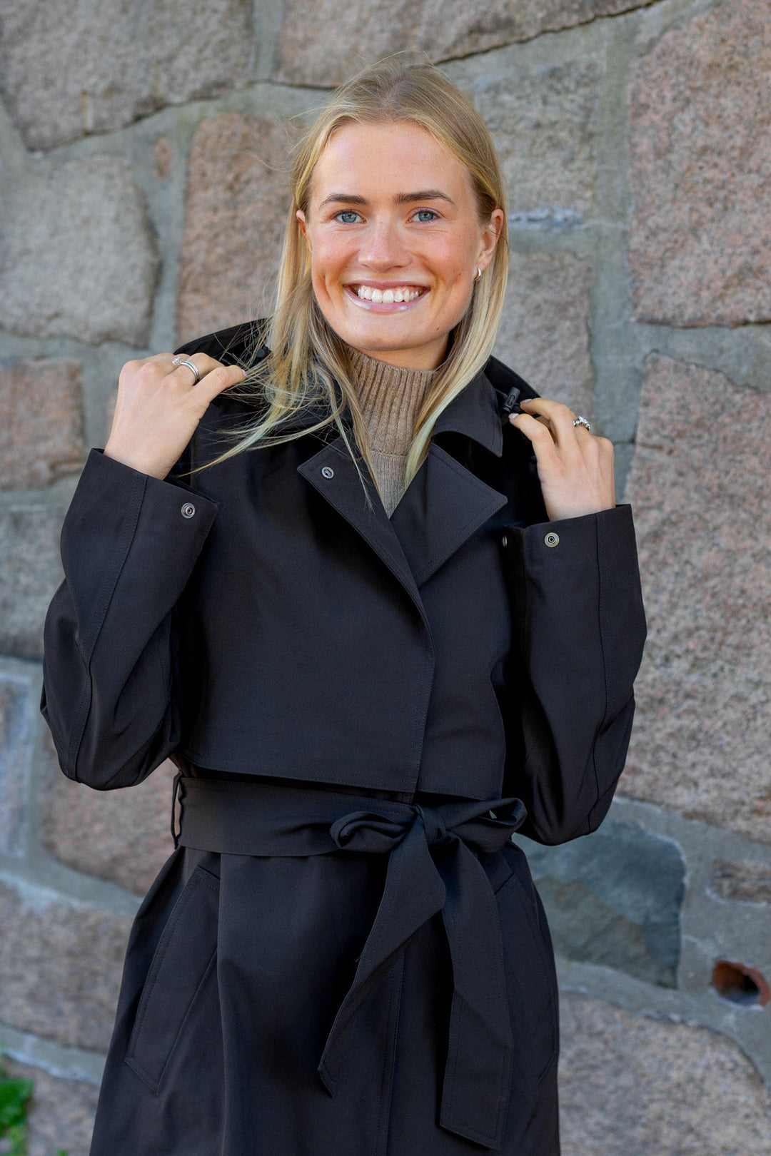 New Aline Tech Trenchcoat Black | Yttertøy | Smuk