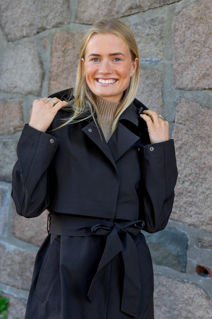 New Aline Tech Trenchcoat Black | Yttertøy | Smuk