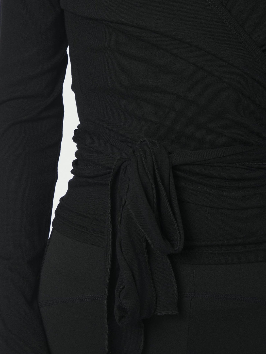 Nia Jersey Wrap Blouse Black | Skjorter og bluser | Smuk