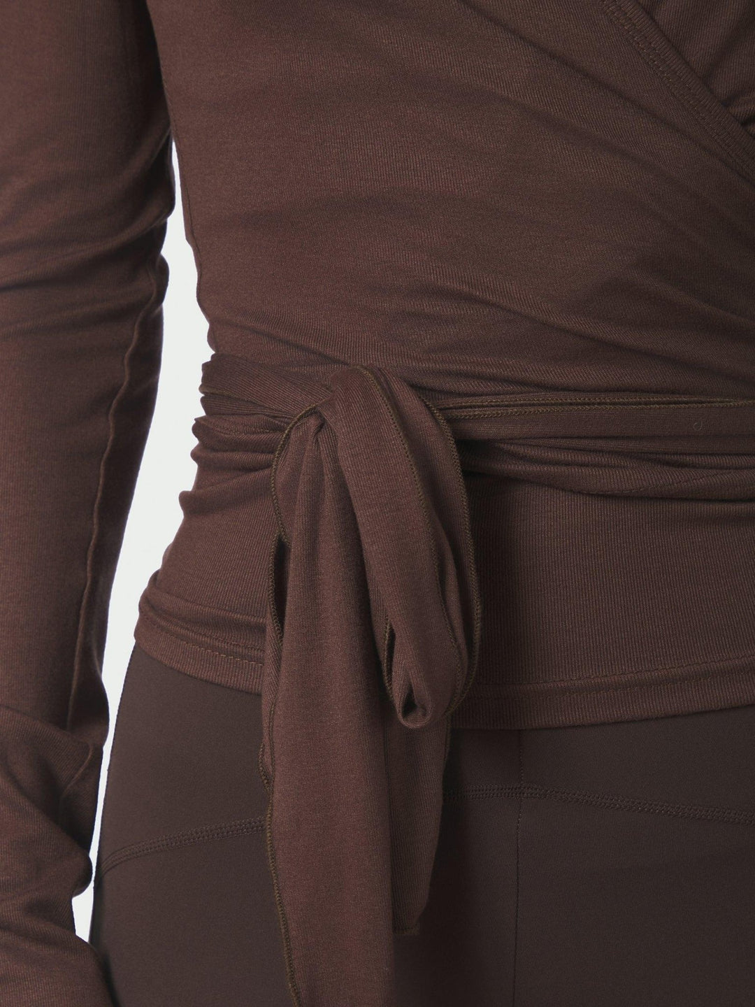 Nia Jersey Wrap Blouse Chocolate Brown | Skjorter og bluser | Smuk