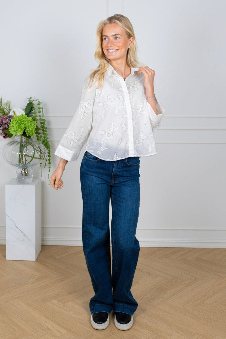 Ninna Shirt Off White | Skjorter og bluser | Smuk