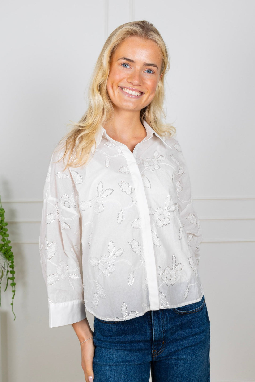 Ninna Shirt Off White | Skjorter og bluser | Smuk