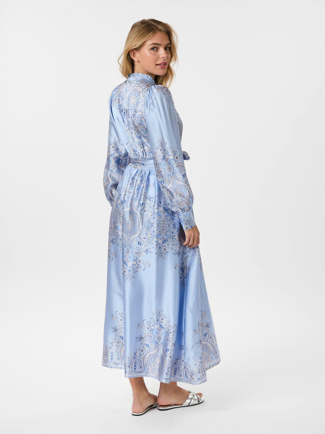 Nova Paisley Border Dress Light Blue | Kjoler | Smuk - Dameklær på nett