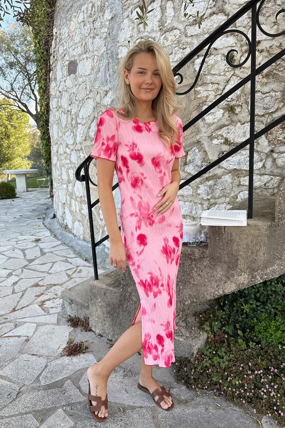 Oda Ss Dress Abstract Pink Flower Print | Kjoler | Smuk - Dameklær på nett