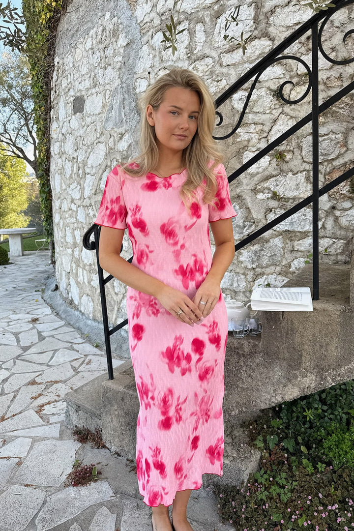 Oda Ss Dress Abstract Pink Flower Print | Kjoler | Smuk - Dameklær på nett