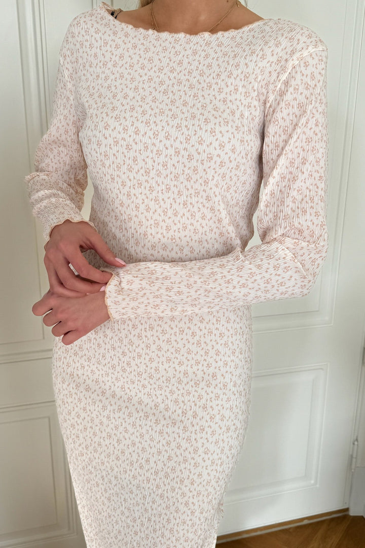 Odaic Dress Peach Flower Stem Print | Kjoler | Smuk - Dameklær på nett