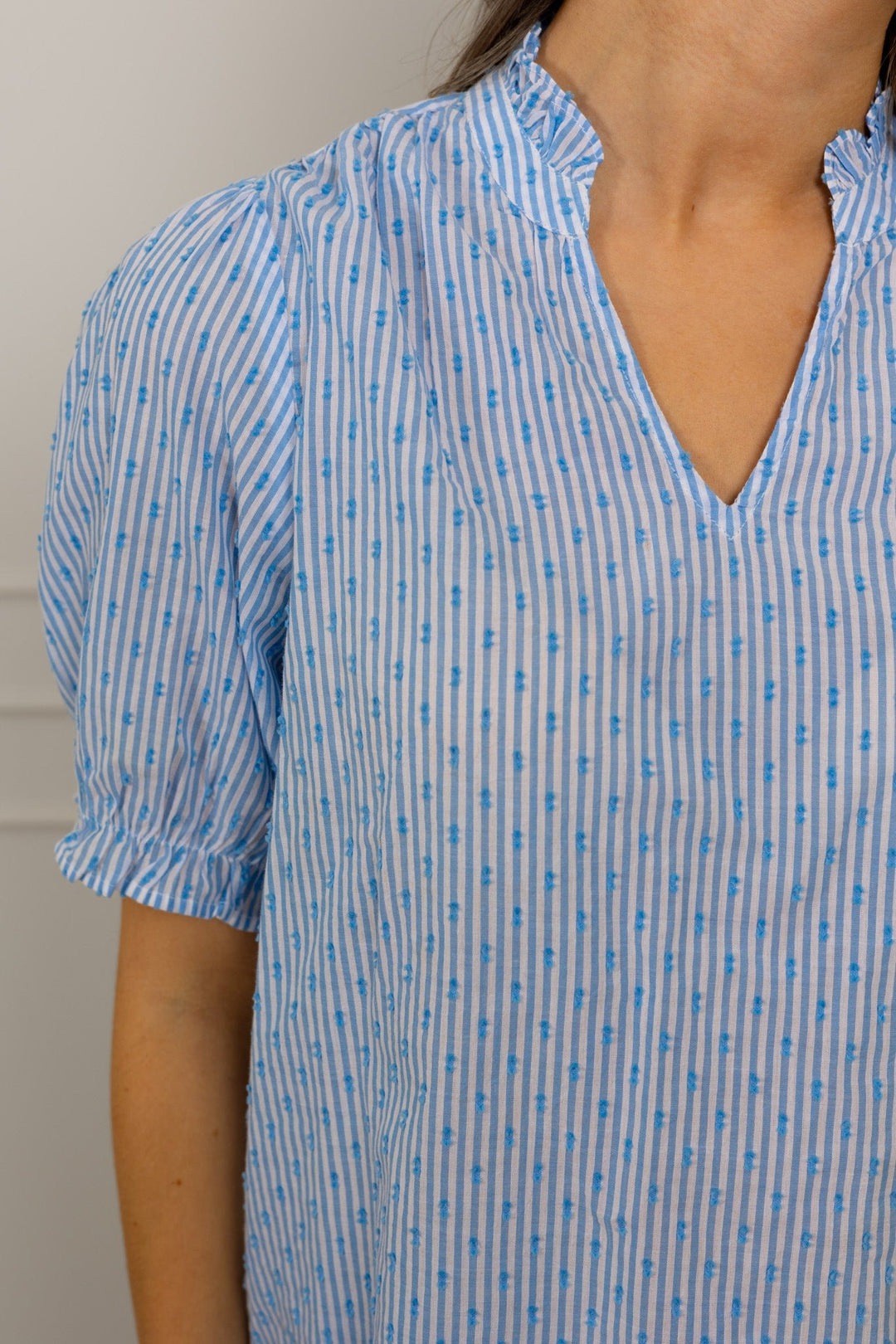 Odesa Dot Stripe Blouse Light Blue | Skjorter og bluser | Smuk - Dameklær på nett