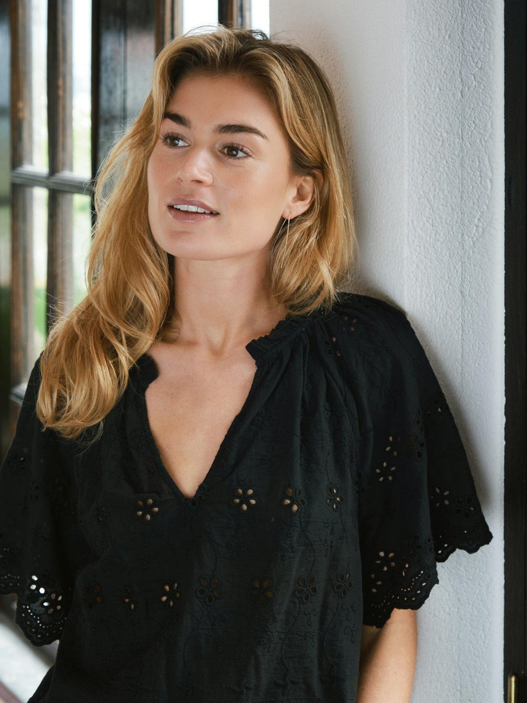 Odet Embroidery Blouse Black | Skjorter og bluser | Smuk - Dameklær på nett