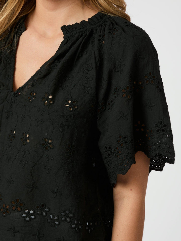 Odet Embroidery Blouse Black | Skjorter og bluser | Smuk - Dameklær på nett