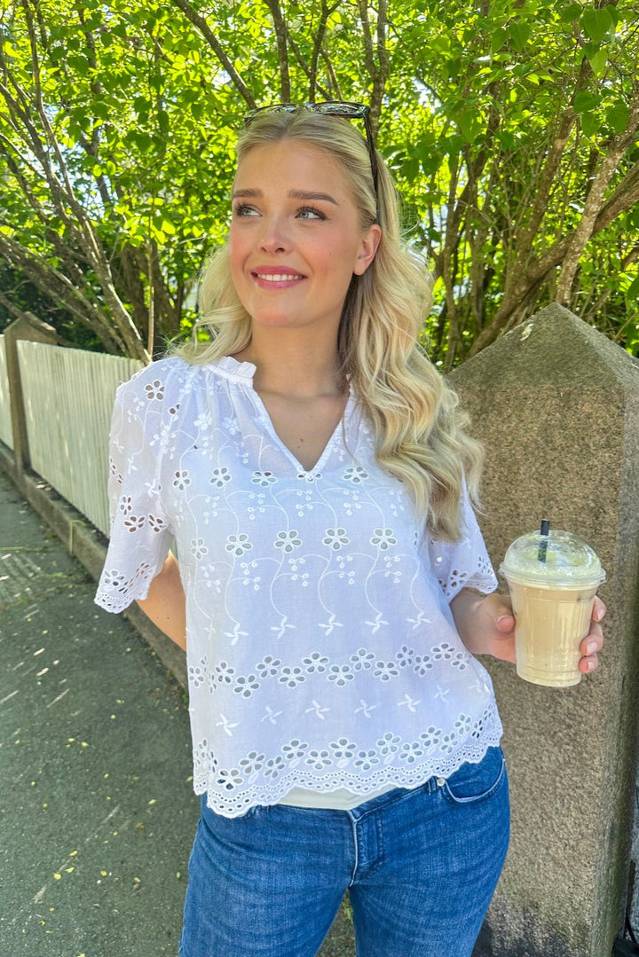 Odet Embroidery Blouse White | Skjorter og bluser | Smuk - Dameklær på nett