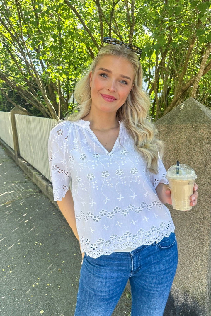 Odet Embroidery Blouse White | Skjorter og bluser | Smuk - Dameklær på nett