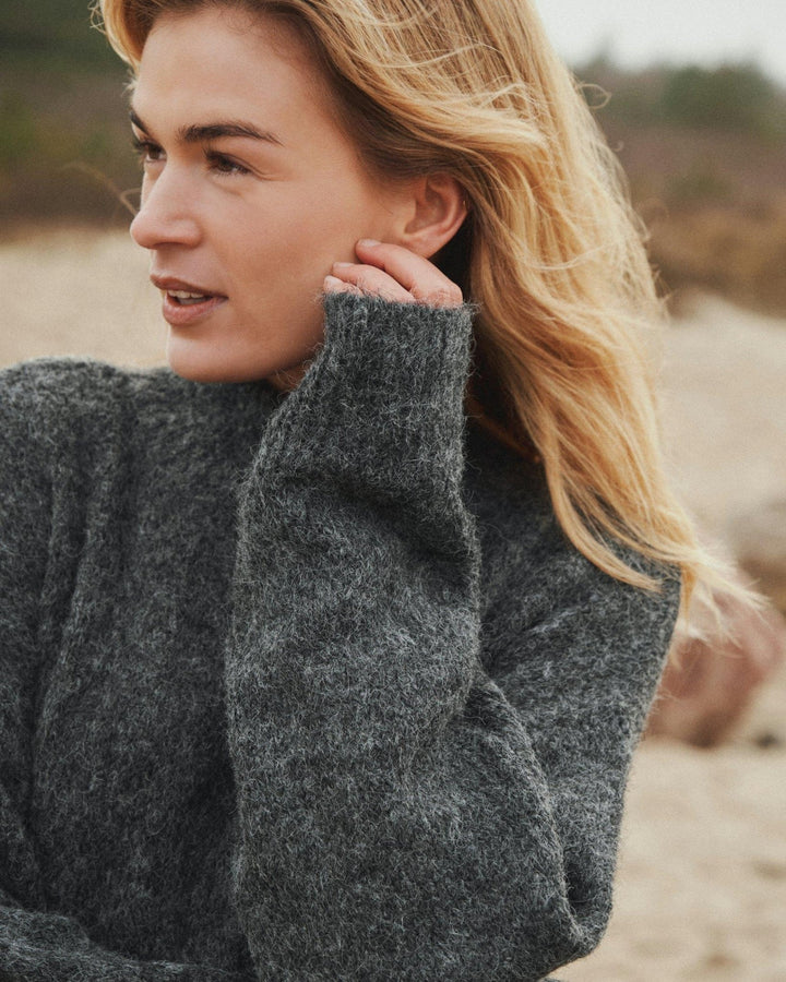 Paulina Fluffy Knit Blouse Antracit | Genser | Smuk - Dameklær på nett