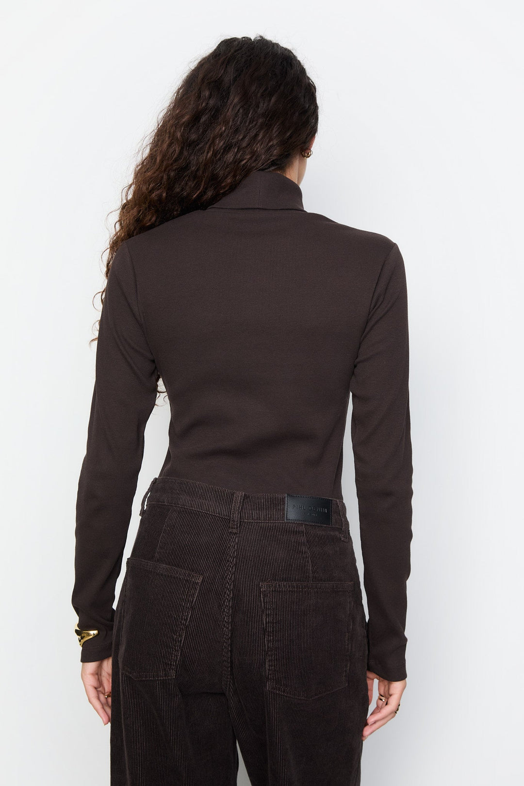 Petra Rib Turtleneck Dark Brown | Topper | Smuk - Dameklær på nett