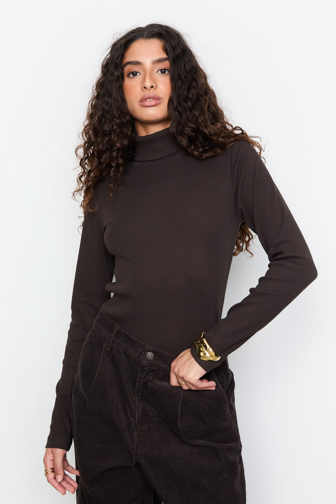 Petra Rib Turtleneck Dark Brown | Topper | Smuk - Dameklær på nett