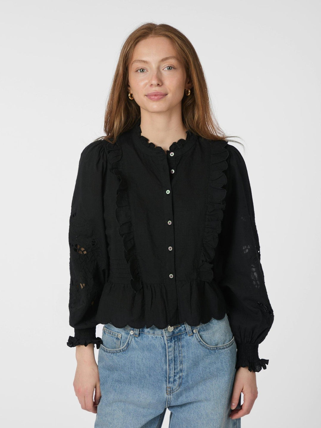 Petrine Embroidery Blouse Black | Skjorter og bluser | Smuk - Dameklær på nett