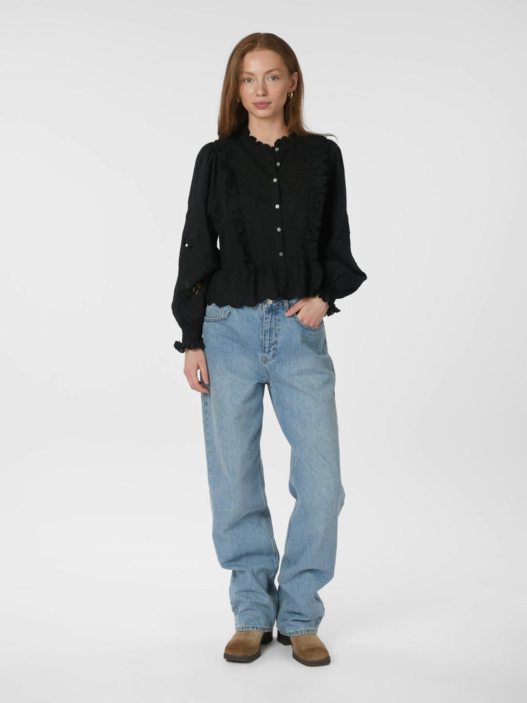 Petrine Embroidery Blouse Black | Skjorter og bluser | Smuk - Dameklær på nett