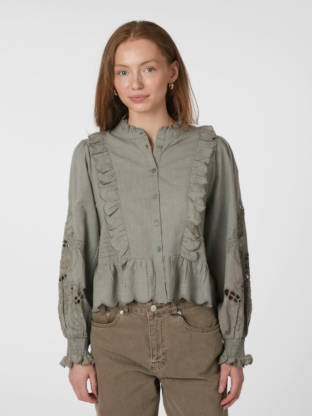 Petrine Embroidery Blouse Smoke Green | Skjorter og bluser | Smuk - Dameklær på nett
