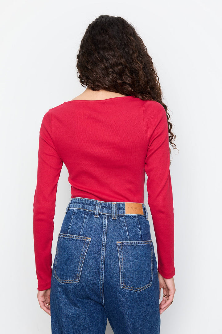 Petronella Rib Boatneck Red | Topper | Smuk - Dameklær på nett