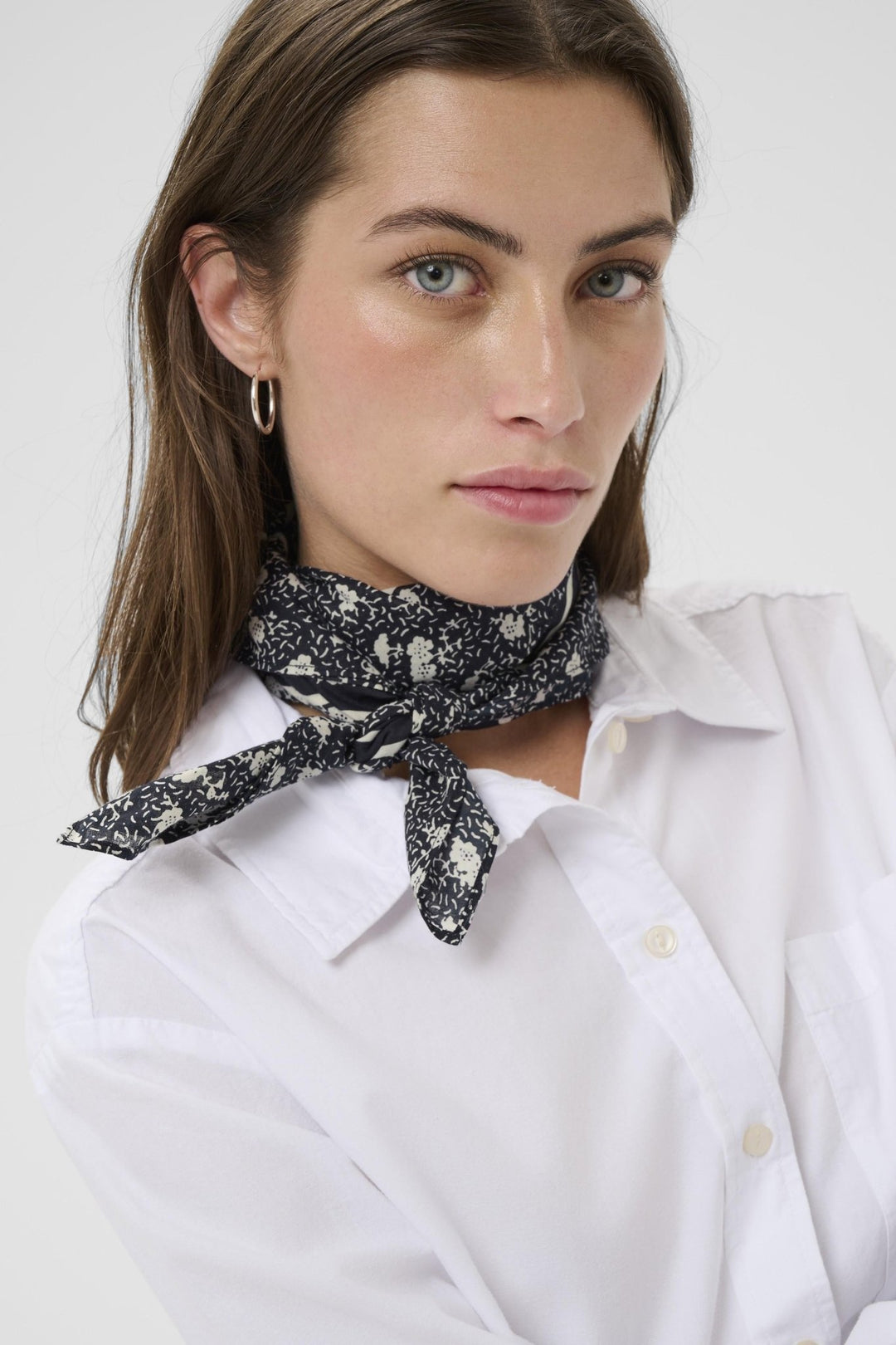 Phi Scarf Dark Navy Fragile Print | Accessories | Smuk