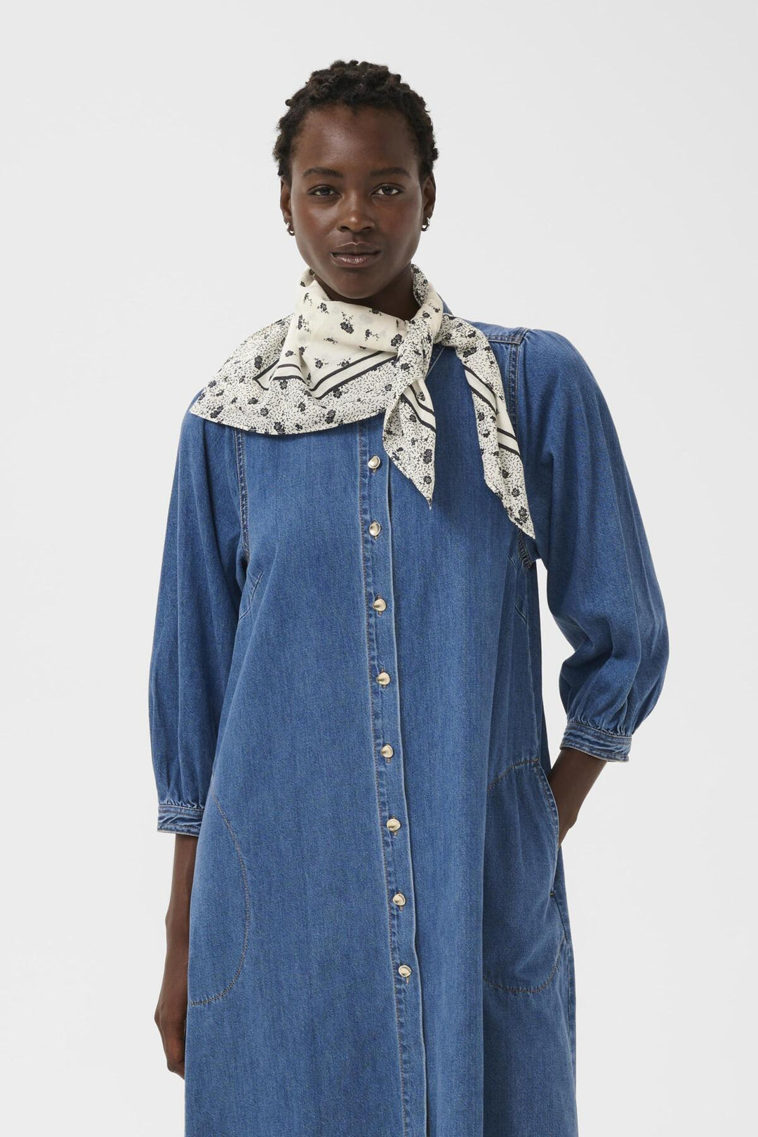 Phi Scarf Whispering White Fragile Print | Accessories | Smuk