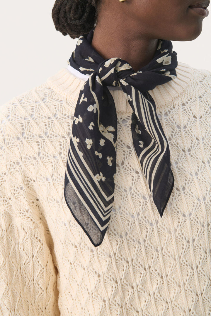Phipw Scarf Navy Blurred Flower | Accessories | Smuk - Dameklær på nett