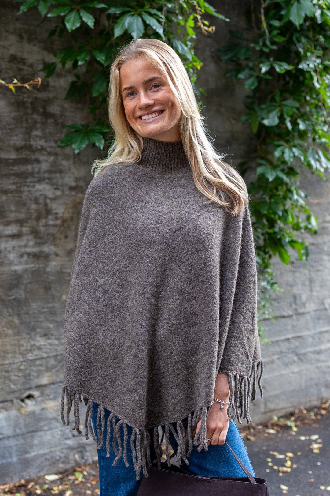 Pocahontas Poncho Cappuchino | Poncho | Smuk