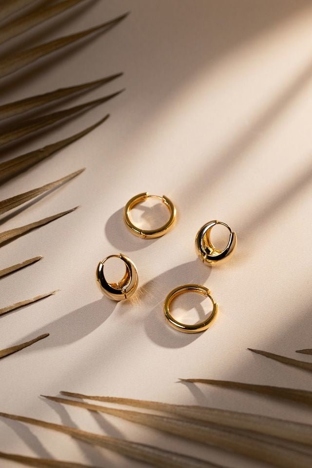 Polished Domed Taper Hoop Pale Gold | Accessories | Smuk - Dameklær på nett