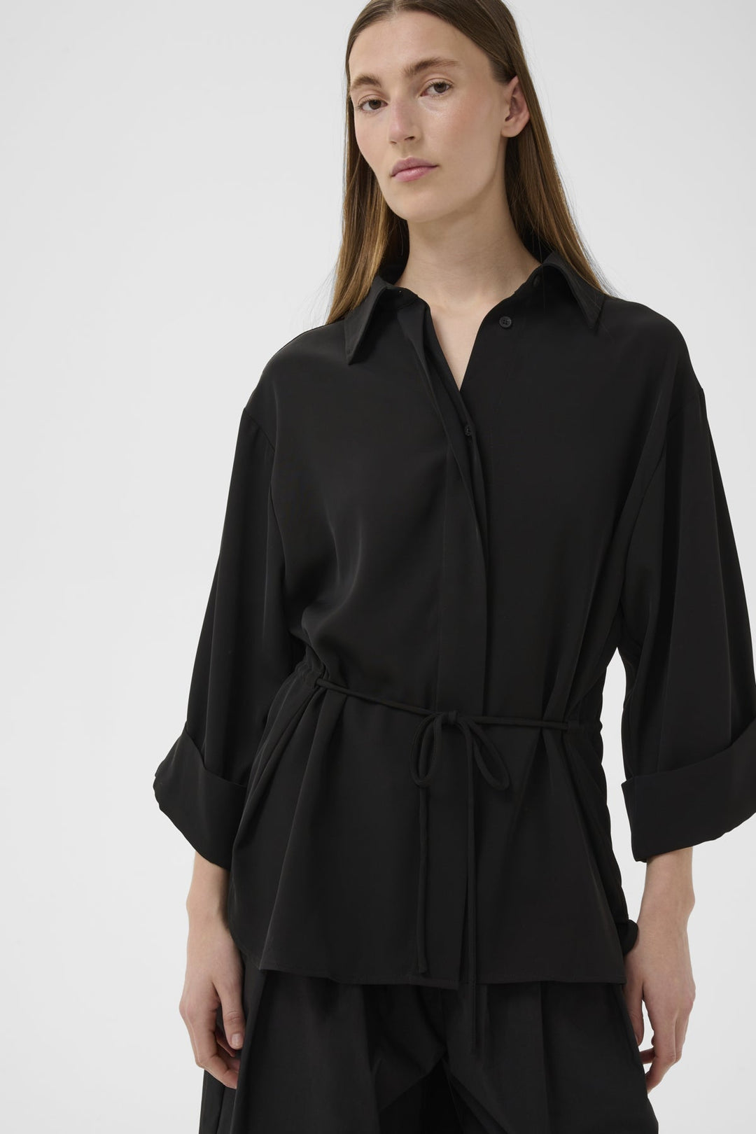 Qaileyiw Shirt Jacket Black | Skjorter og bluser | Smuk