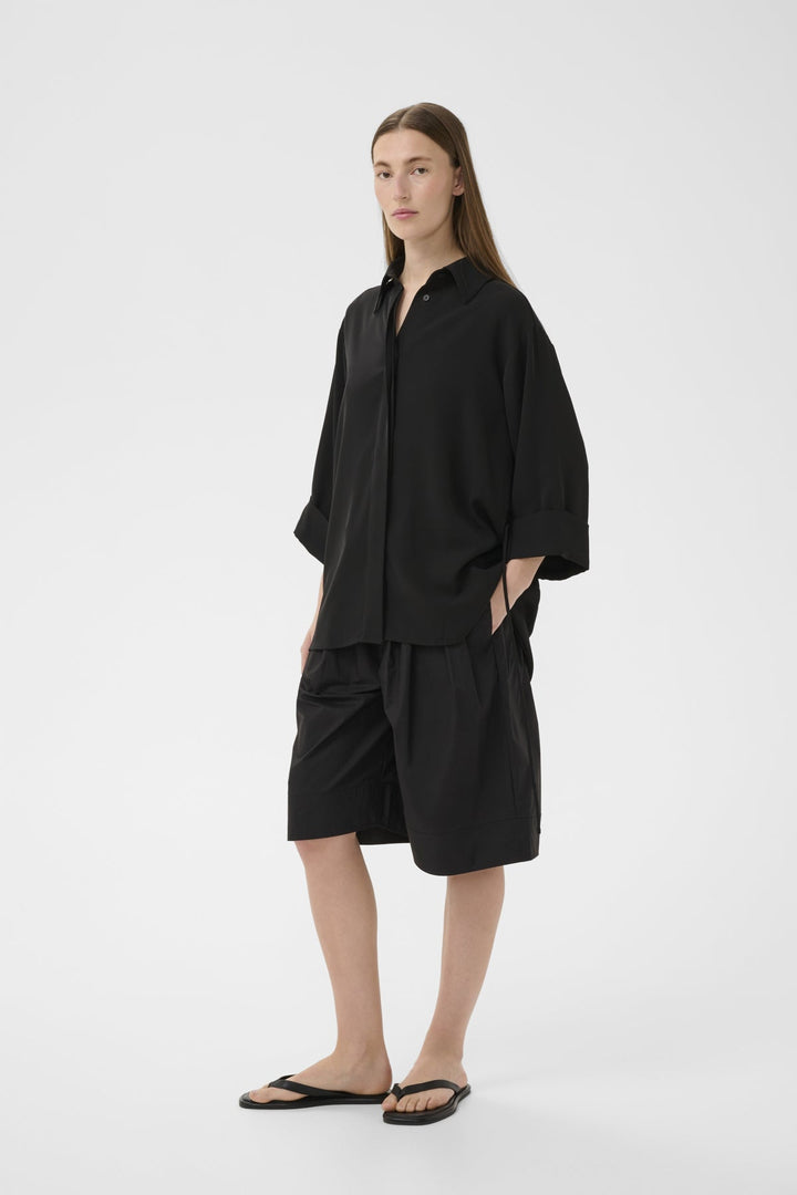 Qaileyiw Shirt Jacket Black | Skjorter og bluser | Smuk