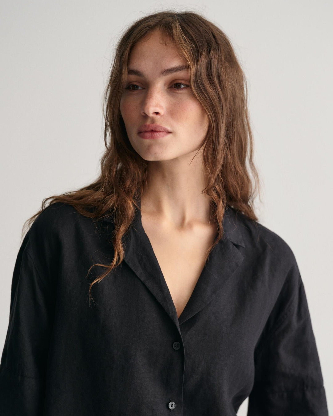 Relaxed Fit Linen Short Sleeve Shirt Ebony Black | Skjorter og bluser | Smuk - Dameklær på nett