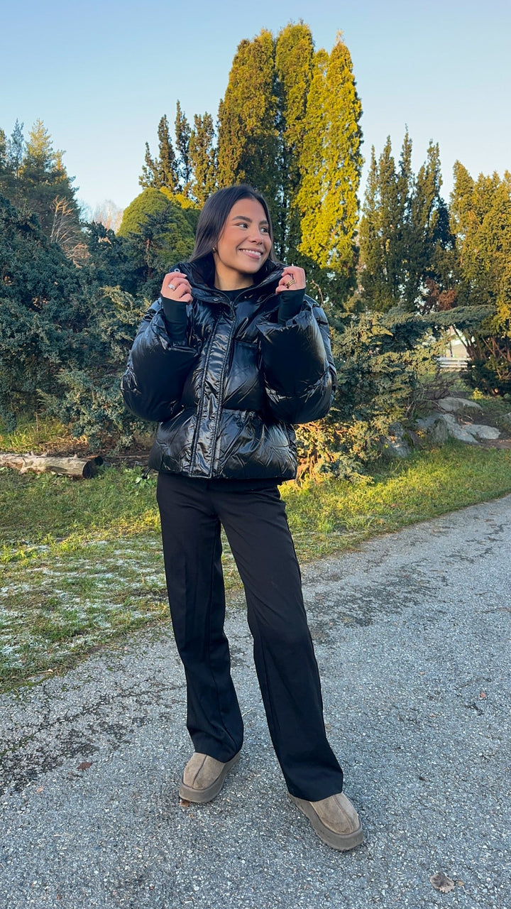 Rhea Shiny Puffer Jacket Black | Yttertøy | Smuk