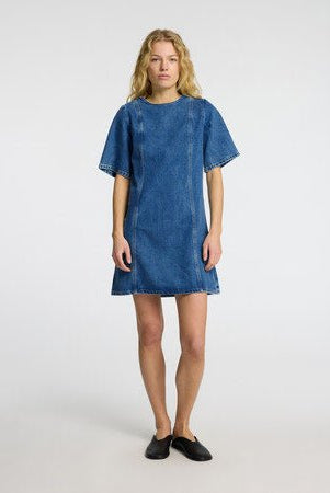 Rie 2/4 Short Dress Medium Blue Denim | Kjoler | Smuk - Dameklær på nett