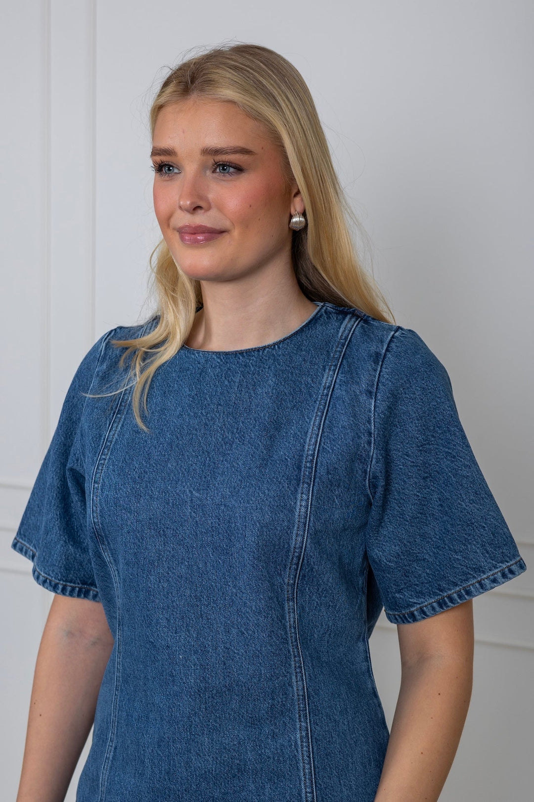 Rie 2/4 Short Dress Medium Blue Denim | Kjoler | Smuk - Dameklær på nett