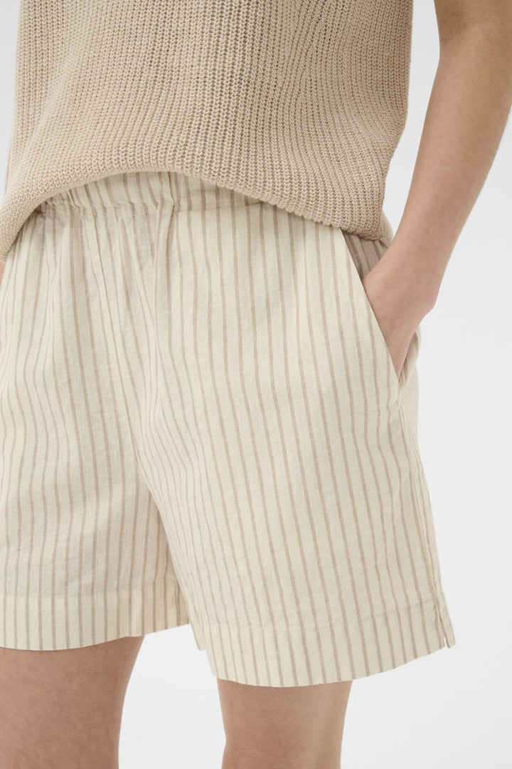 Rigge Shorts Neutral Stripe | Shorts | Smuk