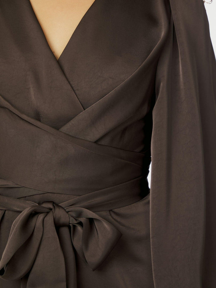 Rimini Heavy Sateen Dress Dark Brown | Kjoler | Smuk - Dameklær på nett