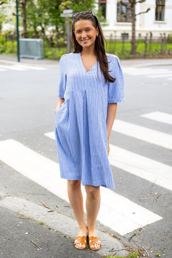 Rimoneiw Short Dress Blue / White | Kjoler | Smuk - Dameklær på nett
