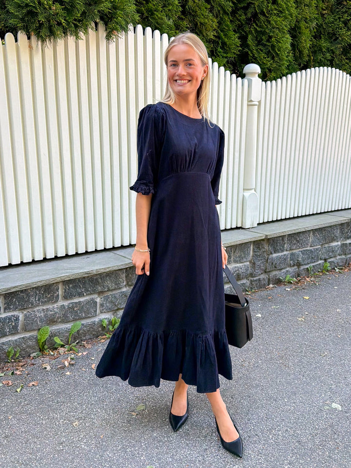 Rita Midi Dress Midnight Corduroy | Kjoler | Smuk