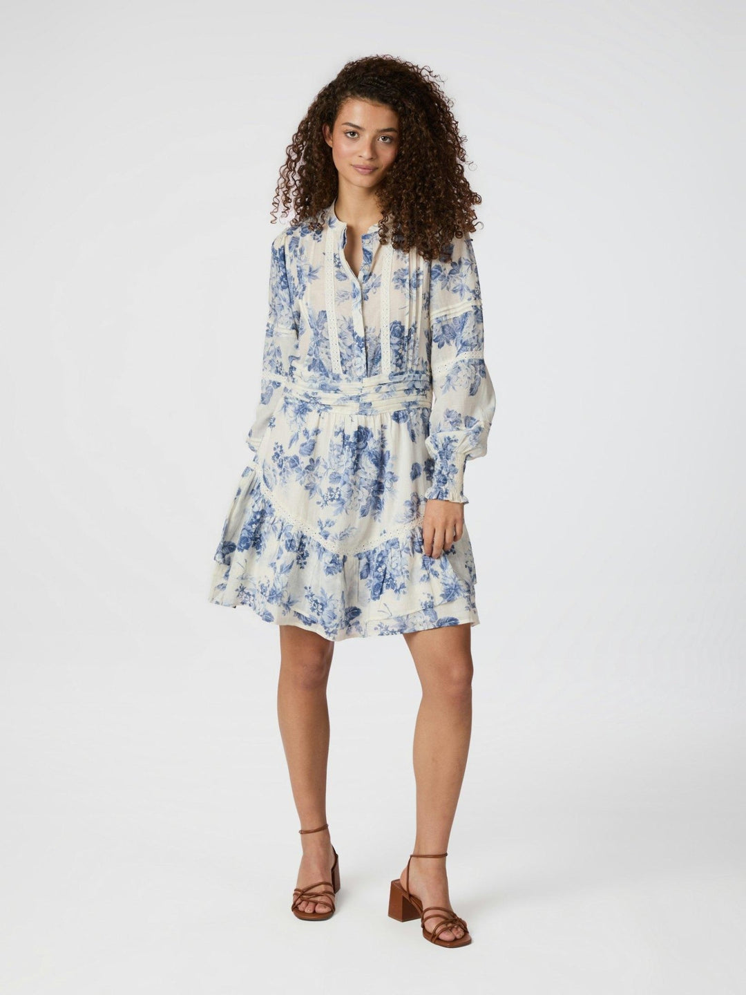 Roberta Flower Flow Dress Light Blue | Kjoler | Smuk - Dameklær på nett