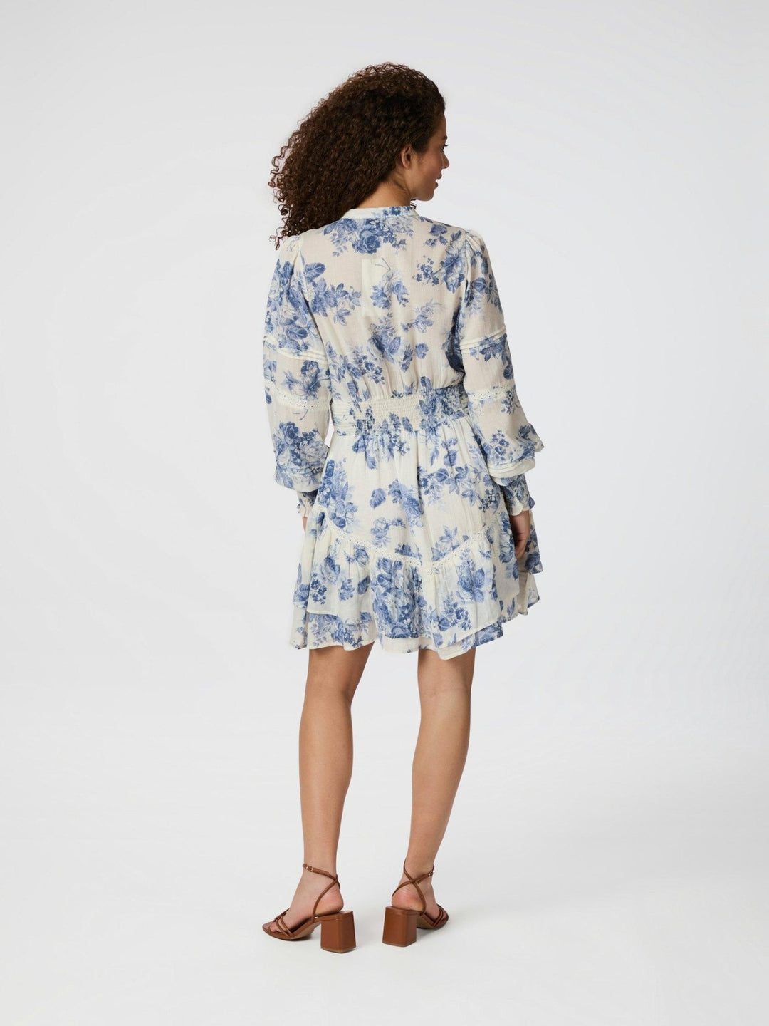 Roberta Flower Flow Dress Light Blue | Kjoler | Smuk - Dameklær på nett