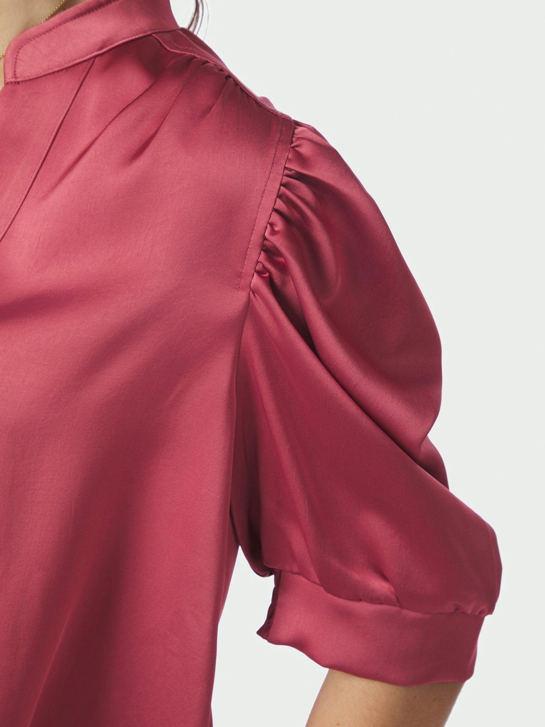Roella Heavy Sateen Blouse Cherry Pink | Skjorter og bluser | Smuk