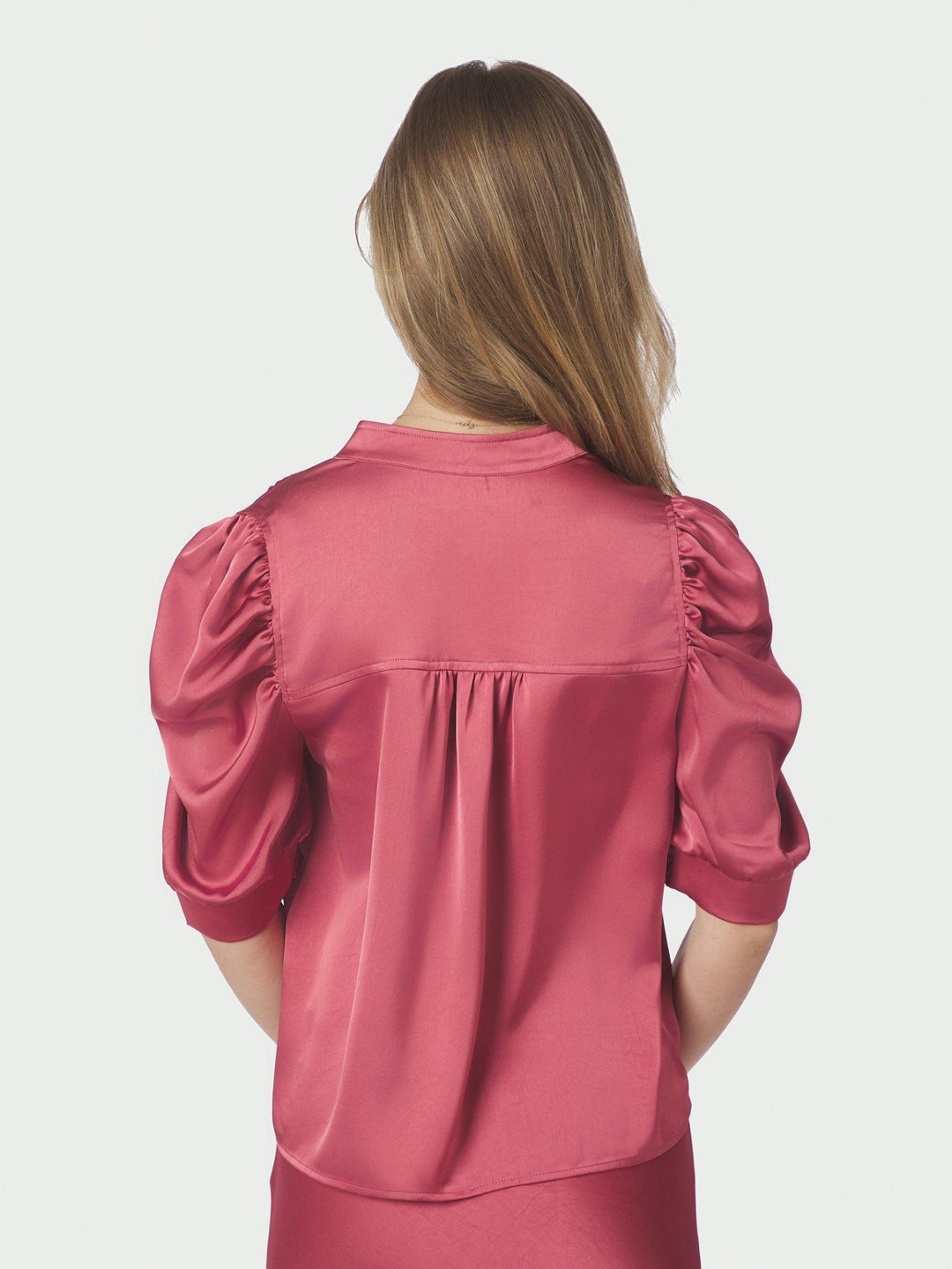 Roella Heavy Sateen Blouse Cherry Pink | Skjorter og bluser | Smuk